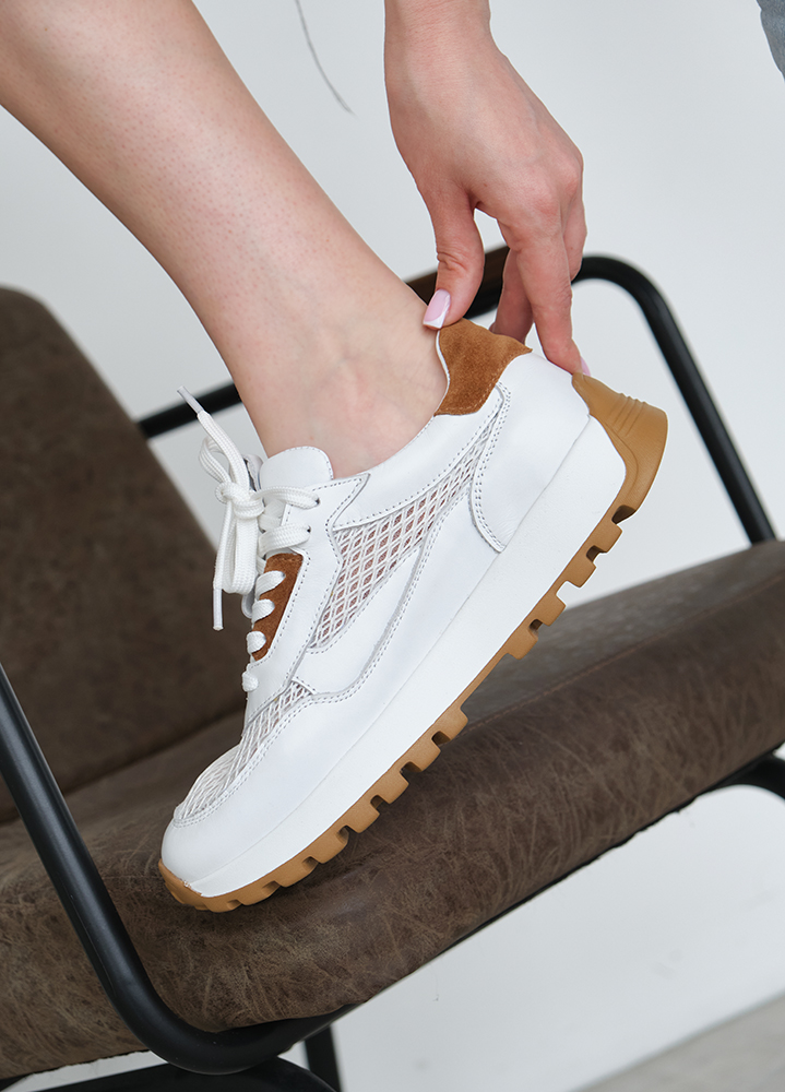 Кросівки жіночі шкіряні літні білі 8464-28