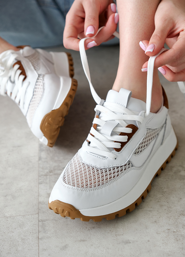 Кросівки жіночі шкіряні літні білі 8464-28