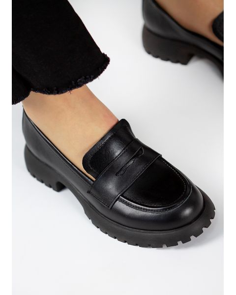 Туфли лоферы женские кожаные черные 7975-28