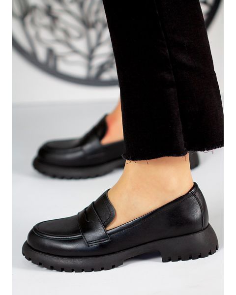 Туфли лоферы женские кожаные черные 7975-28