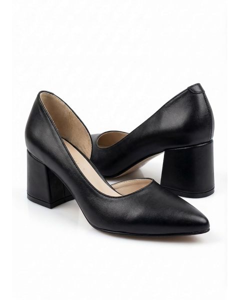Туфлі Laura шкіра чорні на маленьких підборах 8233-28