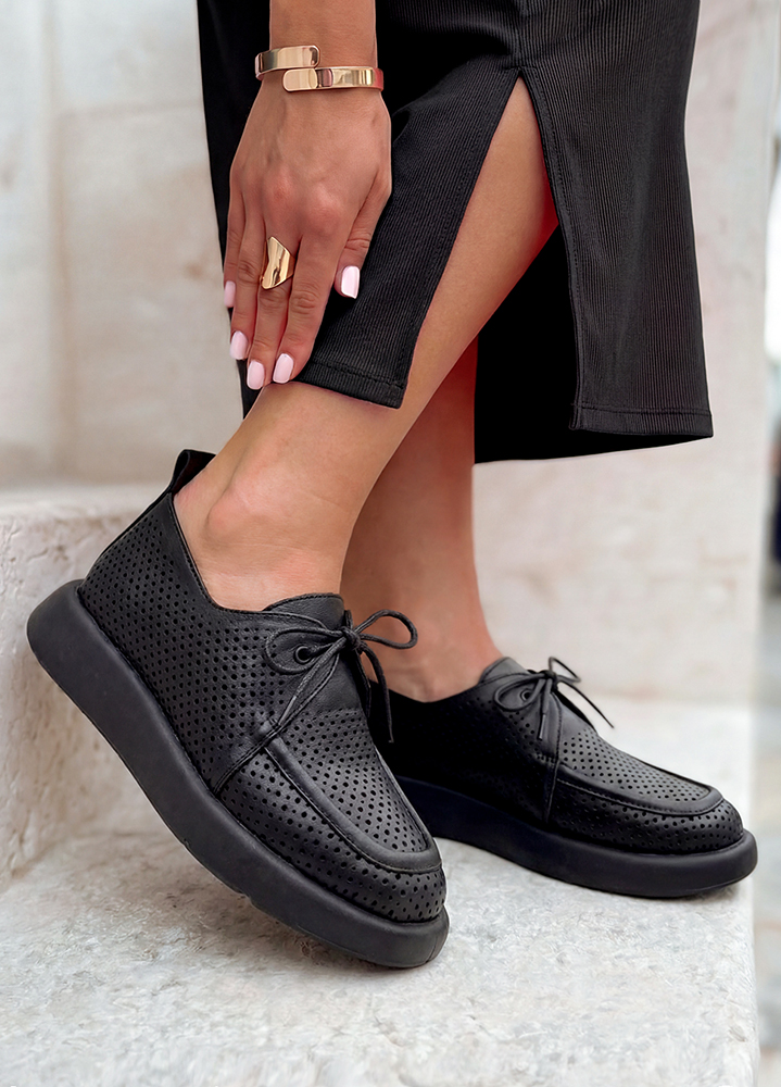 Туфлі жіночі літні шкіряні чорні з перфорацією 8625-28