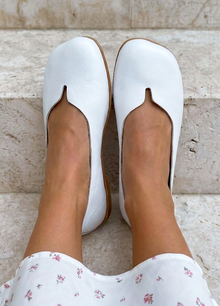 Туфлі балетки білі Barefoot шкіряні 8696-28
